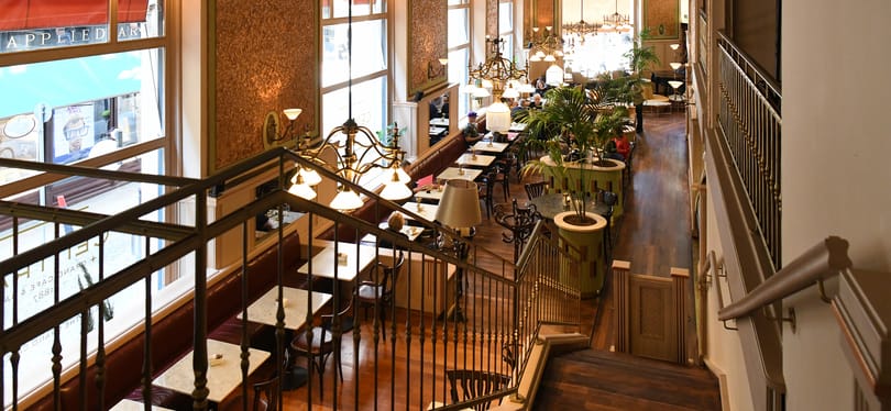 A Gundel-palacsinta receptjét mindenki tudja, a Centrálban pedig mindenki járt - egy budapesti grand café újjászületése