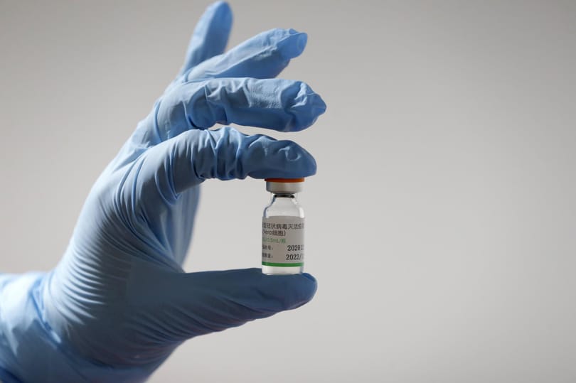 Pfizerre kapott Sinopharmot egy szerb férfi, és most nincs jól
