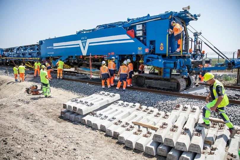 Érik a vasúti privatizáció terve, a NER-milliárdosok pedig már dörzsölhetik a tenyerüket