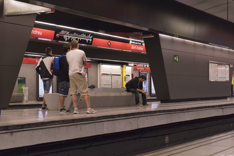 Barcelonában a metró, Belgiumban a vasút utasai szívnak