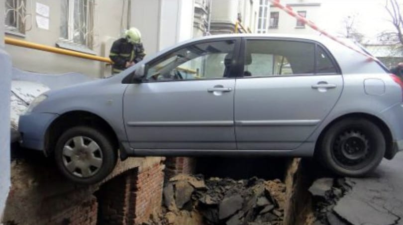 Fotó: ha van az autóknak védőszentje, az valahogy így dolgozik