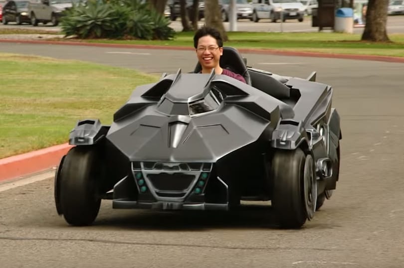 Fogadjunk, hogy ön is menne egy kört ezzel a Batmobillal - videó