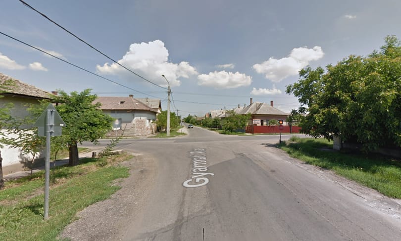 Mentőhelikoptert kellett küldeni busz és autó balesetéhez