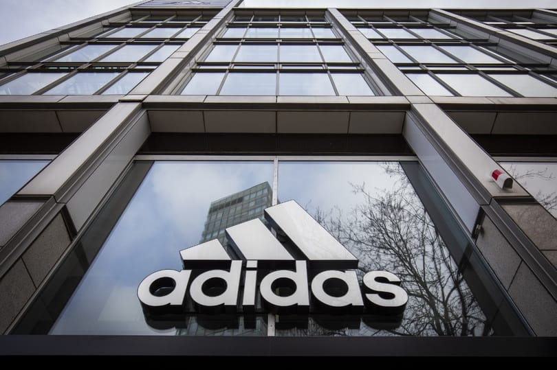 Az Adidas amerikai munkahelyeinek harmadát mostantól kisebbségiek fogják betölteni