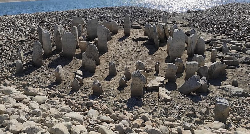 Olyan forró volt a nyár, hogy felbukkant a víz alól a spanyol Stonehenge