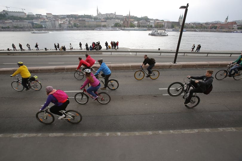 Balesetveszélyes a legforgalmasabb budapesti kerékpárút