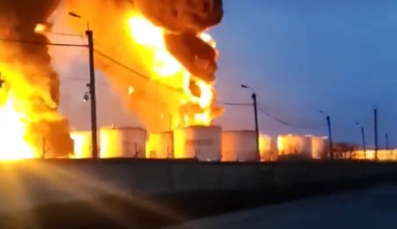 Helikopterek robbantották fel a nyugat-oroszországi Belgorod üzemanyagraktárát