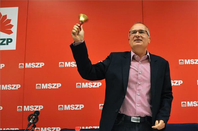 Másképp mentené meg a devizahiteleseket az MSZP