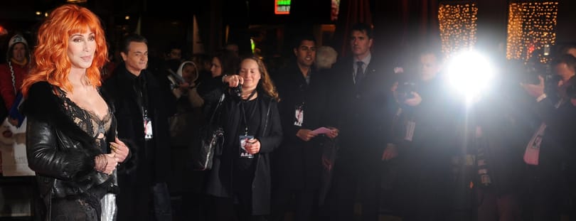 Cher elnézést kért, amiért ízléstelenül reagált a robbantásokra