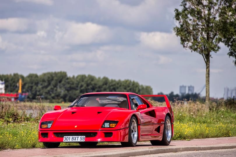 690 ezer eurót adtak Nigel Mansell Ferrari F40-es sportkocsijáért