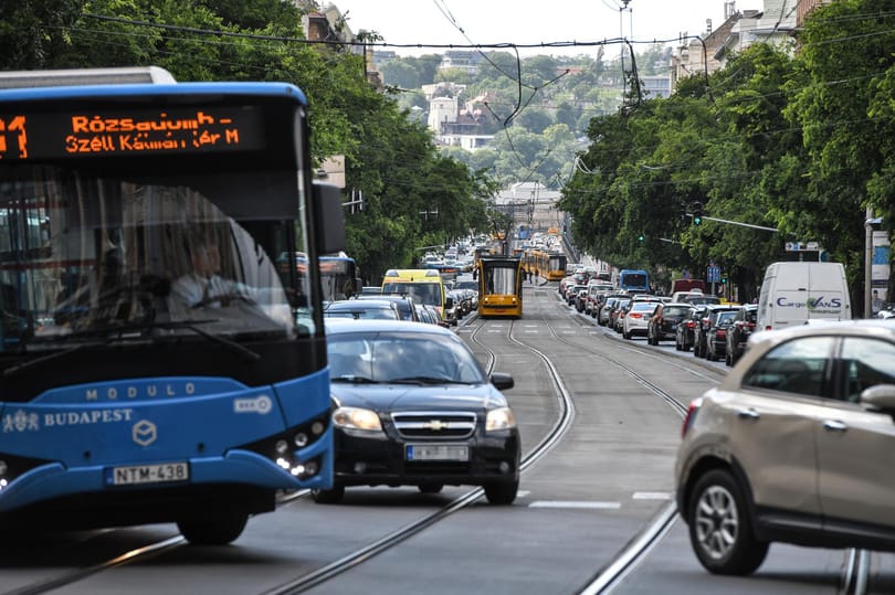 30 km/h-s korlátozást vezetne be az Európai Parlament lakott területen