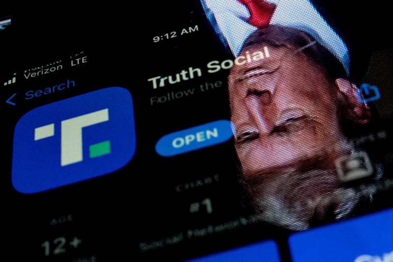 Amibe belebukott a Hundub, ott hasal el Donald Trump is