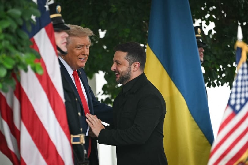 A „Nagy nap” élőben – megérkezett Zelenszkij is a Fehér Házba, Trump mosolyogva várta