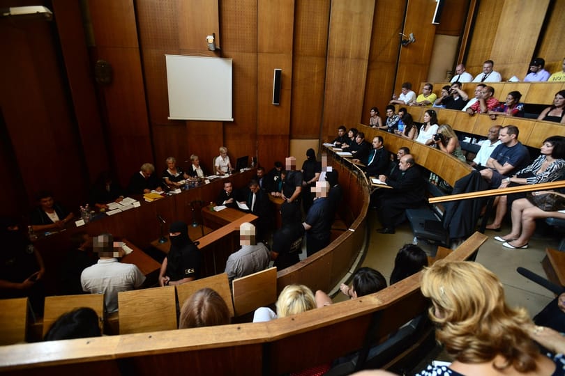 Börtönbe kell vonulnia a romagyilkosságok elkövetőinek hamis alibit igazoló nőnek