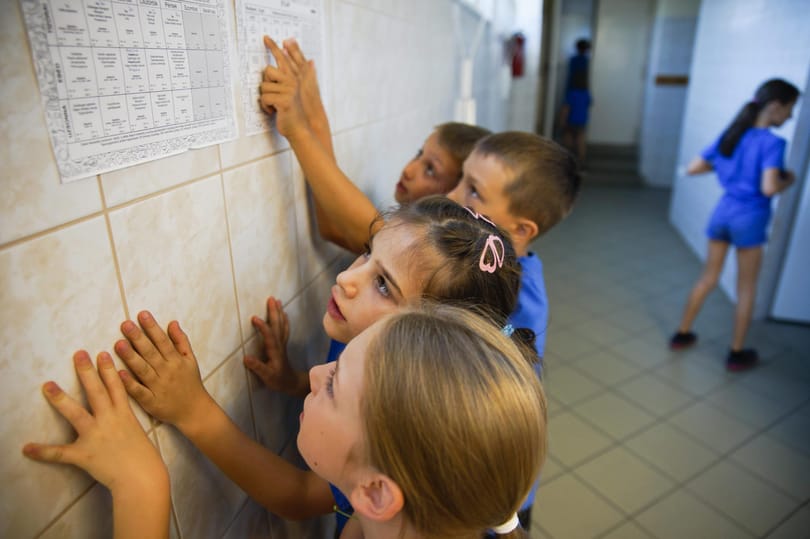 Nyári táborok koronavírus alatt: fertőtlenítők, szabadtéri programok és hoppon maradt szülők