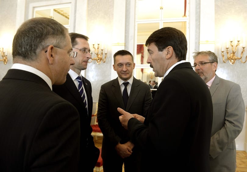 Népszabadság: Áder nem fogja aláírni az MNB-törvényt