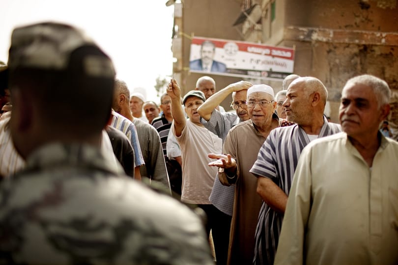 Egy szavazóhelyiségnél lőttek agyon egy egyiptomi rendőrt