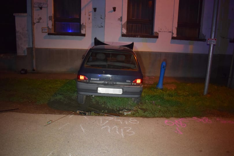 Részegen ütközött épületnek egy 15 éves fiatal Orosházán