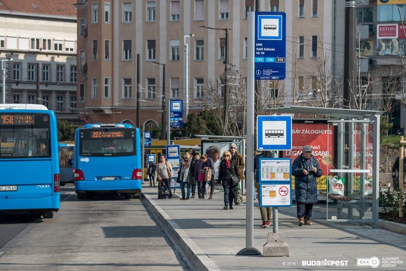 Újabb fővárosi járatokon lesz szombattól elsőajtós felszállás