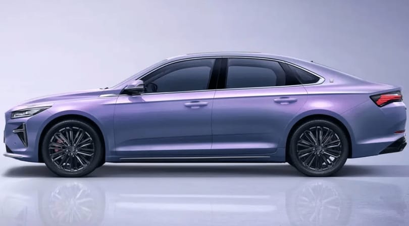Nem SUV, hanem egy szemrevaló szedán a legfrissebb kínai hibrid