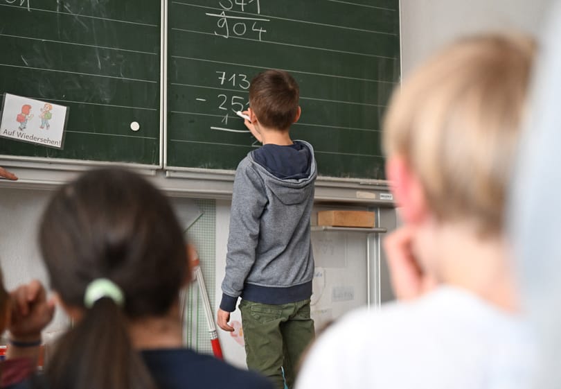 Csak az évzárók óta 3600 álláshirdetést raktak ki a tankerületi központok