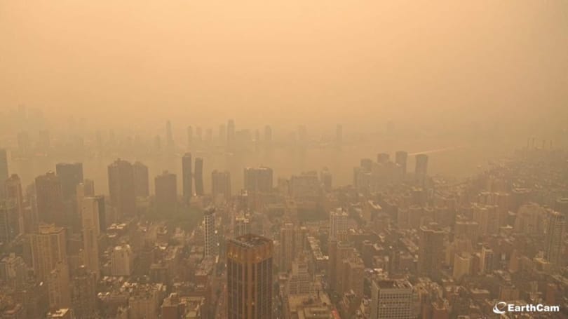 New York ege is narancssárga ködbe borult a kanadai erdőtüzek miatt – videó
