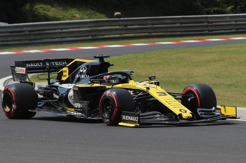 Utólag kizárták a Renault-t a Japán Nagydíjról