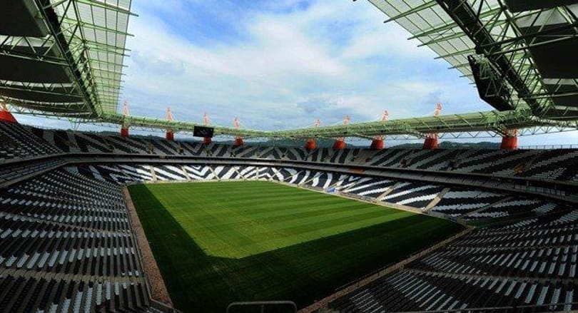 Gigantikus stadionok épültek Dél-Afrikában