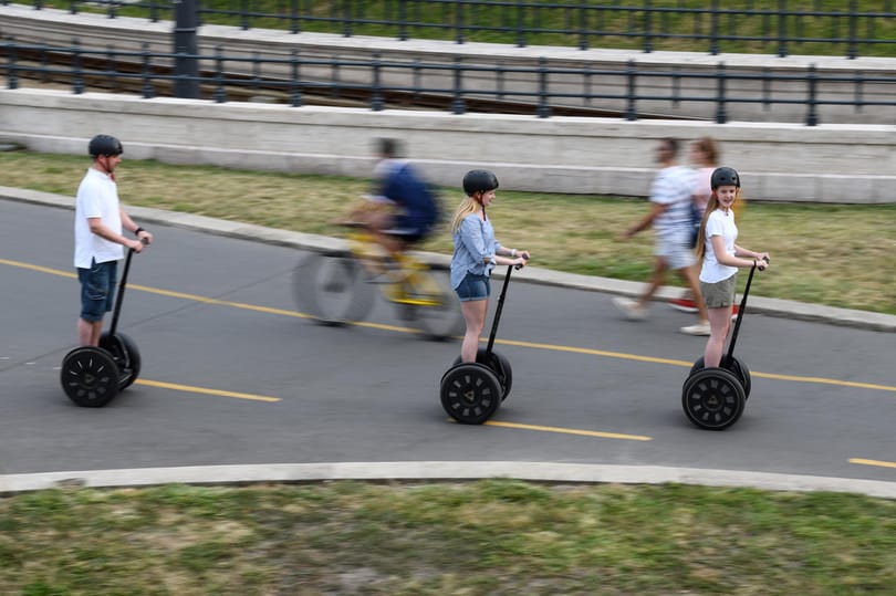 Újra lehet majd a belvárosi közterületen legálisan használni segwayeket, monster rollereket