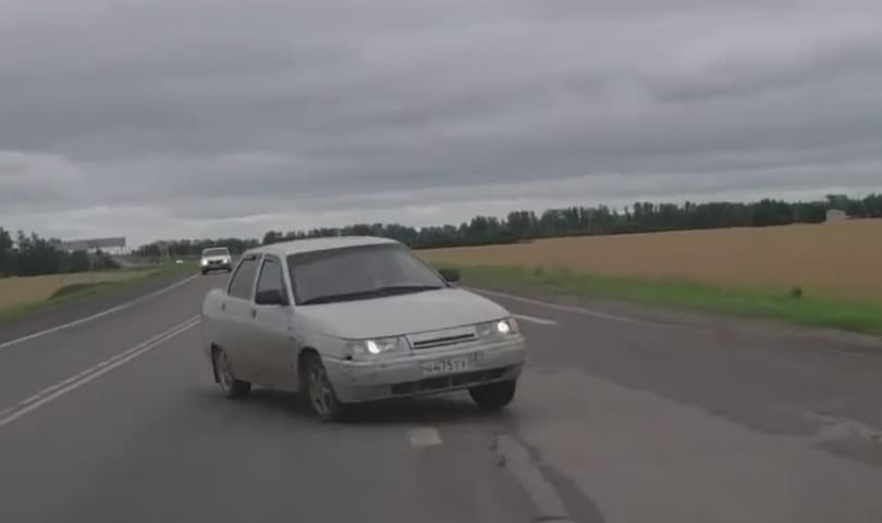 Ennél rosszabb manővert keresve sem lehetne találni – videó