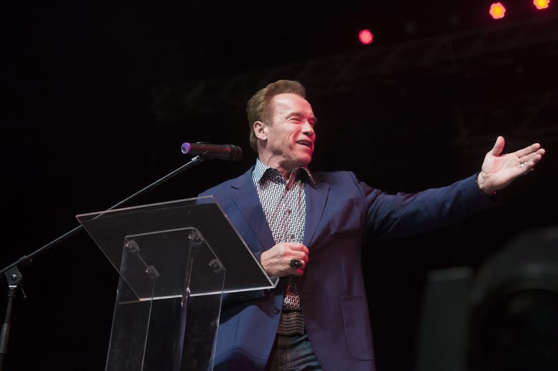 Schwarzenegger mondhat beszédet Vajna temetésén