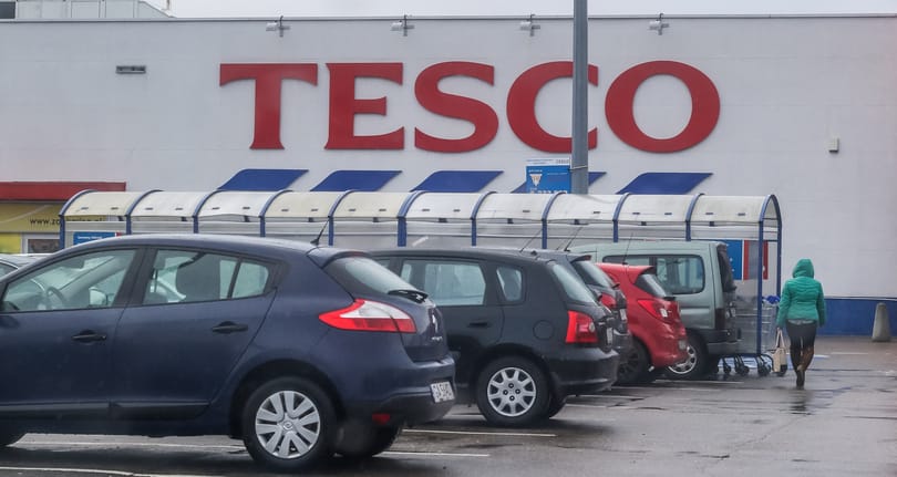 Egy hétéves kislány megerőszakolása és a vendégmunkások alulfizetése után is mindent rendben találtak a hatóságok a Tesco ruháit készítő thaiföldi gyárban