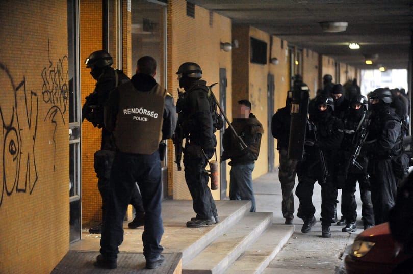 12 év fegyház a terrorcselekménnyé vált bankrablás elkövetőjének