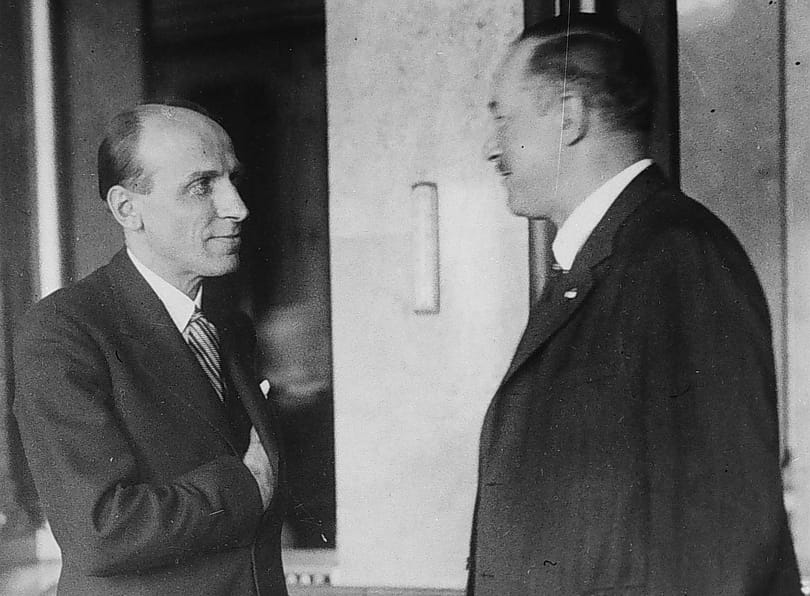 Mementó: előbb pénzügyi szuverenitás, majd túlköltekezés, végül összeomlás