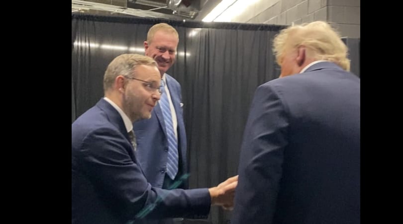 Orbán Balázs személyesen is sok sikert kívánt Donald Trumpnak az elnökválasztáshoz