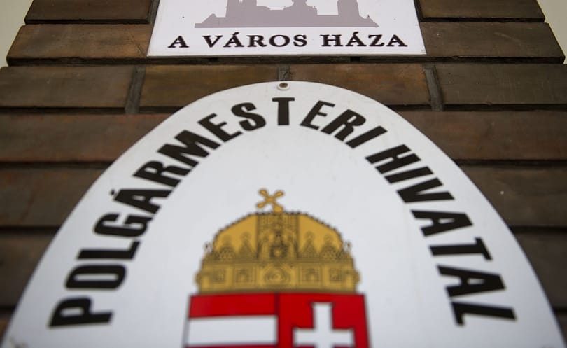 “Fél év alatt kiürülhetnek a hivatalok” – önkormányzati dolgozók sztrájkolnak szerdán