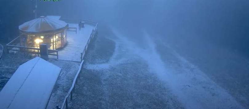 Kékestetőn már hullik a hó, meg is maradhat – videó