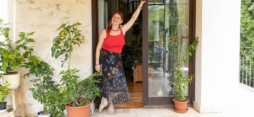 „Már ok nélkül vagyok dühös magamra: / (miféle hülye név az, hogy Judit?) – Kiss Judit Ágnes költészete frivol, ironikus és kritikus