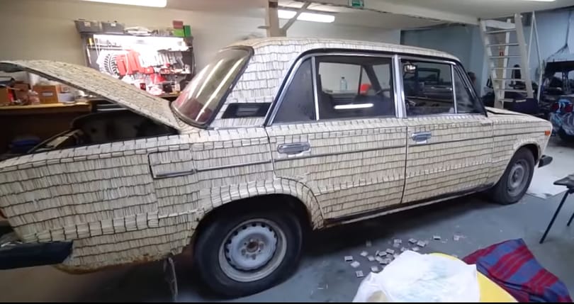 Egy öreg Lada és 500 ezer gyufaszál – mi sülhet ki ebből?