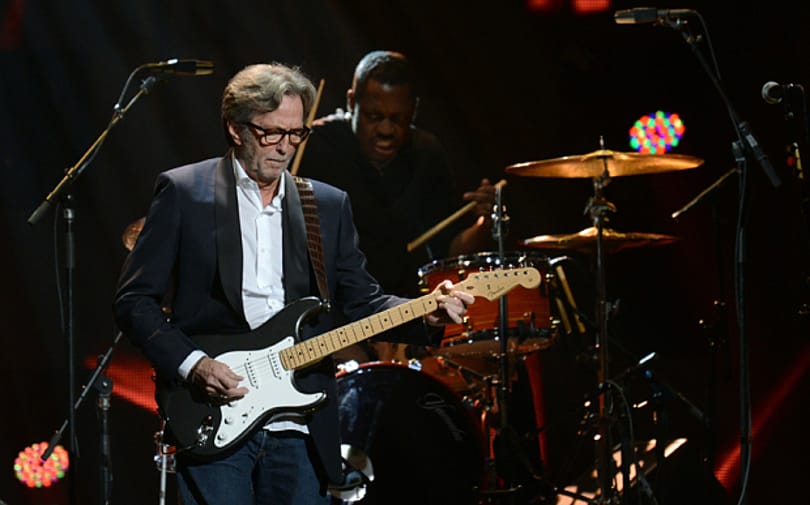 13 millió forintért kelt el Eric Clapton gitárja – jótékony célra megy az összeg