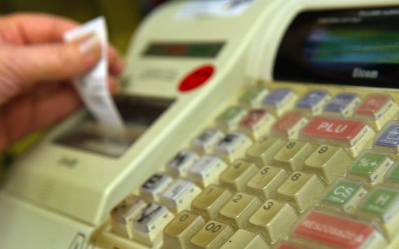 Pofonegyszerű kijátszani az online pénztárgépeket