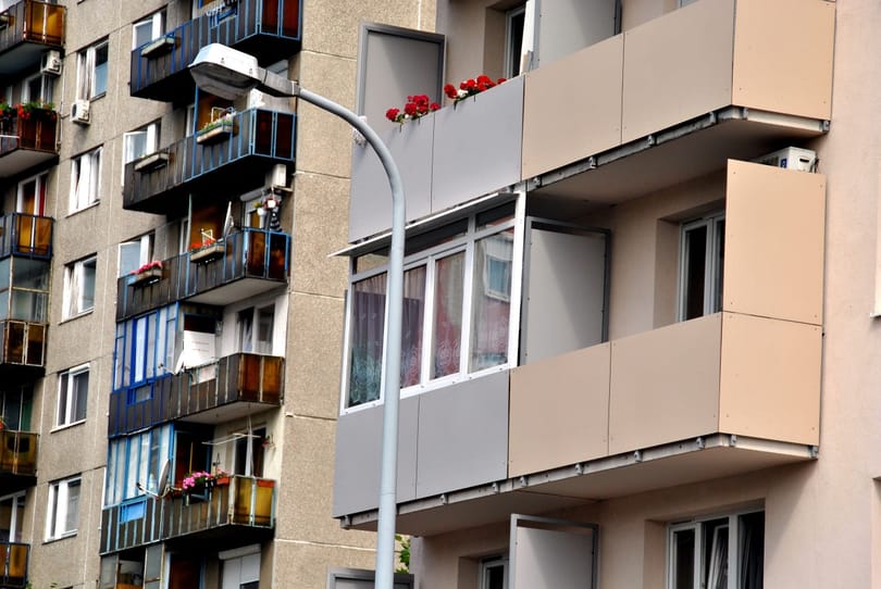 Panelházban lakásonként vagy együtt kell az energiatanúsítvány?