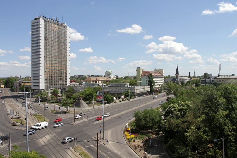 Mind a négy orvosi egyetemünk bekerült a top 500-ba