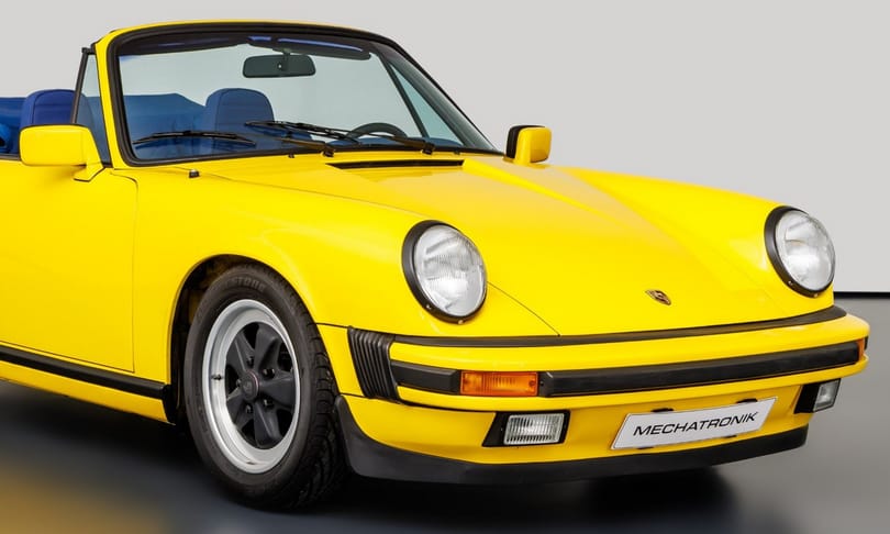 Ez a retinaszaggató sárga-kék Porsche 4 évtizeddel tekeri vissza az idő kerekét