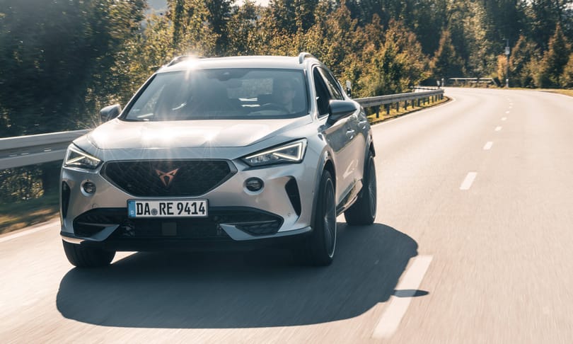 275 lóerő és zöld rendszám: ezt tudja a legújabb Cupra