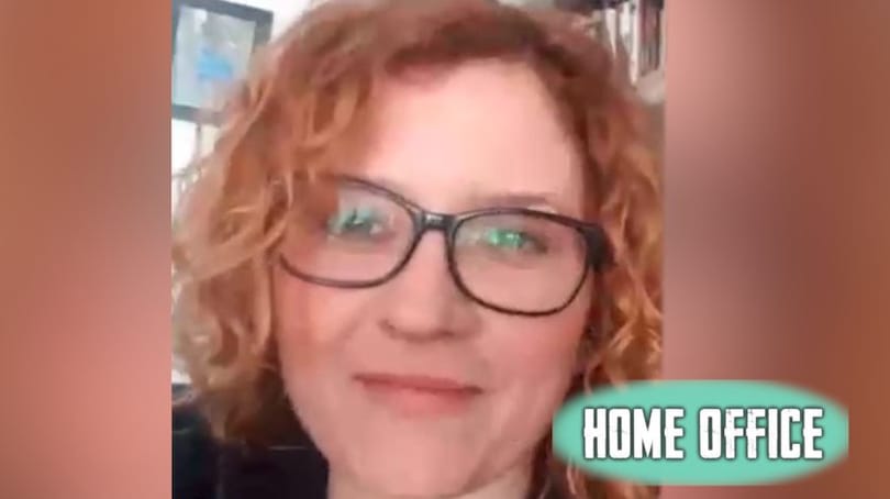 Veiszer Alinda a Home office-ban: 
