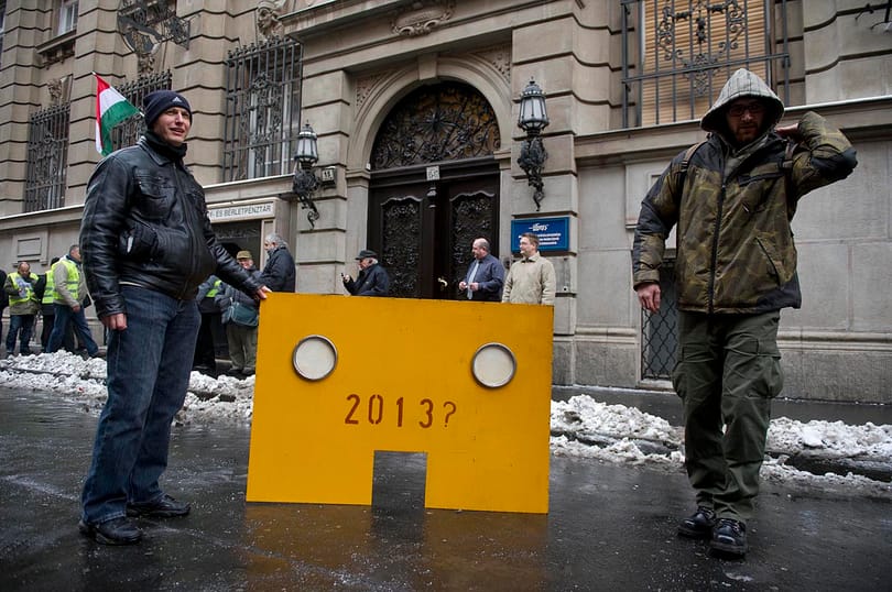 BKV dolgozók demonstrálnak az Akácfa utcában