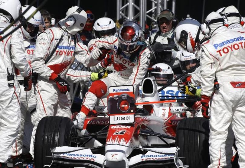 Forma-1: a Toyota a visszatérést fontolgatja