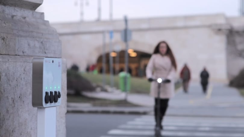 Elindult az e-rolleresek töltőhálózata
