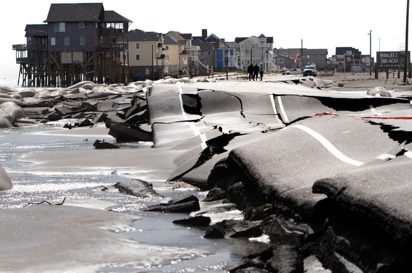 Hullámosra gyűrte az utat Sandy - fotó